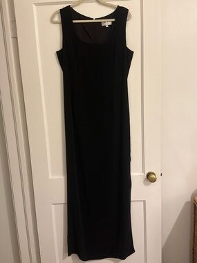 Classic Black Classic Sleeveless Dress